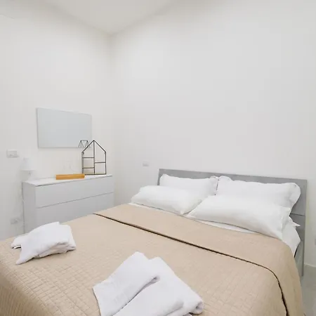 Antonia's House Apartment Bari