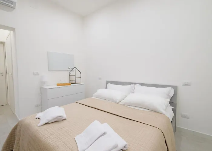 Antonia's House Apartment Bari